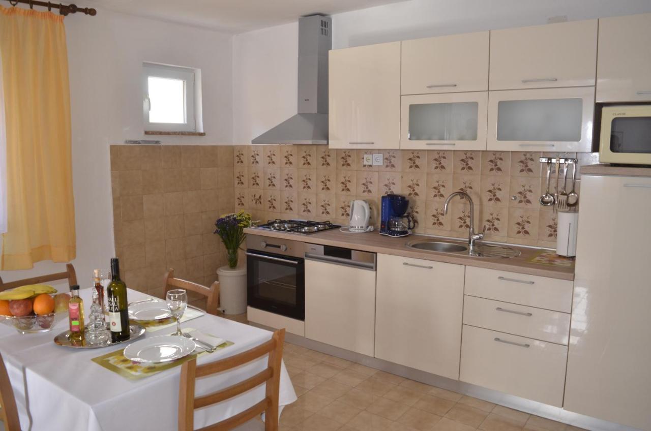 Apartment Ana Kastel Sucurac Екстер'єр фото