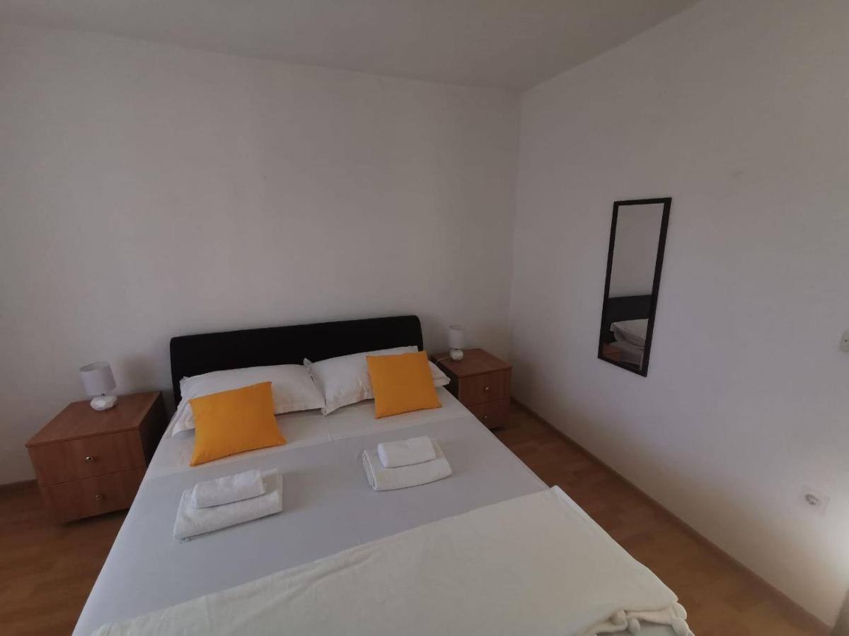 Apartment Ana Kastel Sucurac Екстер'єр фото