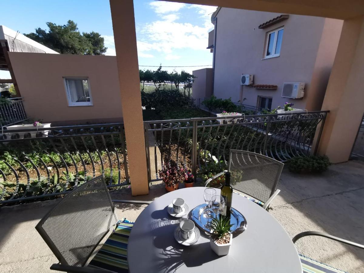 Apartment Ana Kastel Sucurac Екстер'єр фото