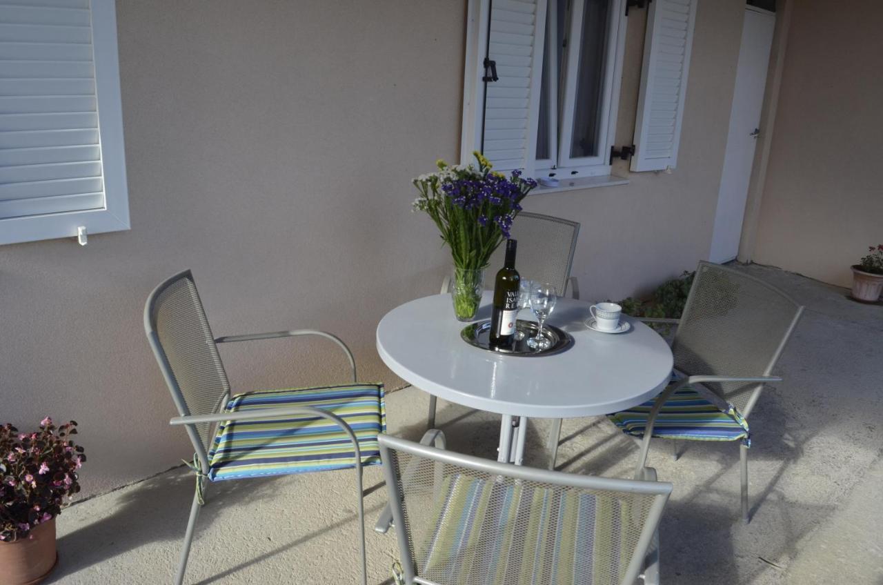 Apartment Ana Kastel Sucurac Екстер'єр фото