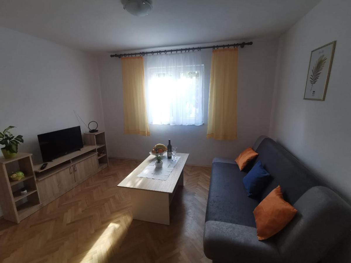 Apartment Ana Kastel Sucurac Екстер'єр фото