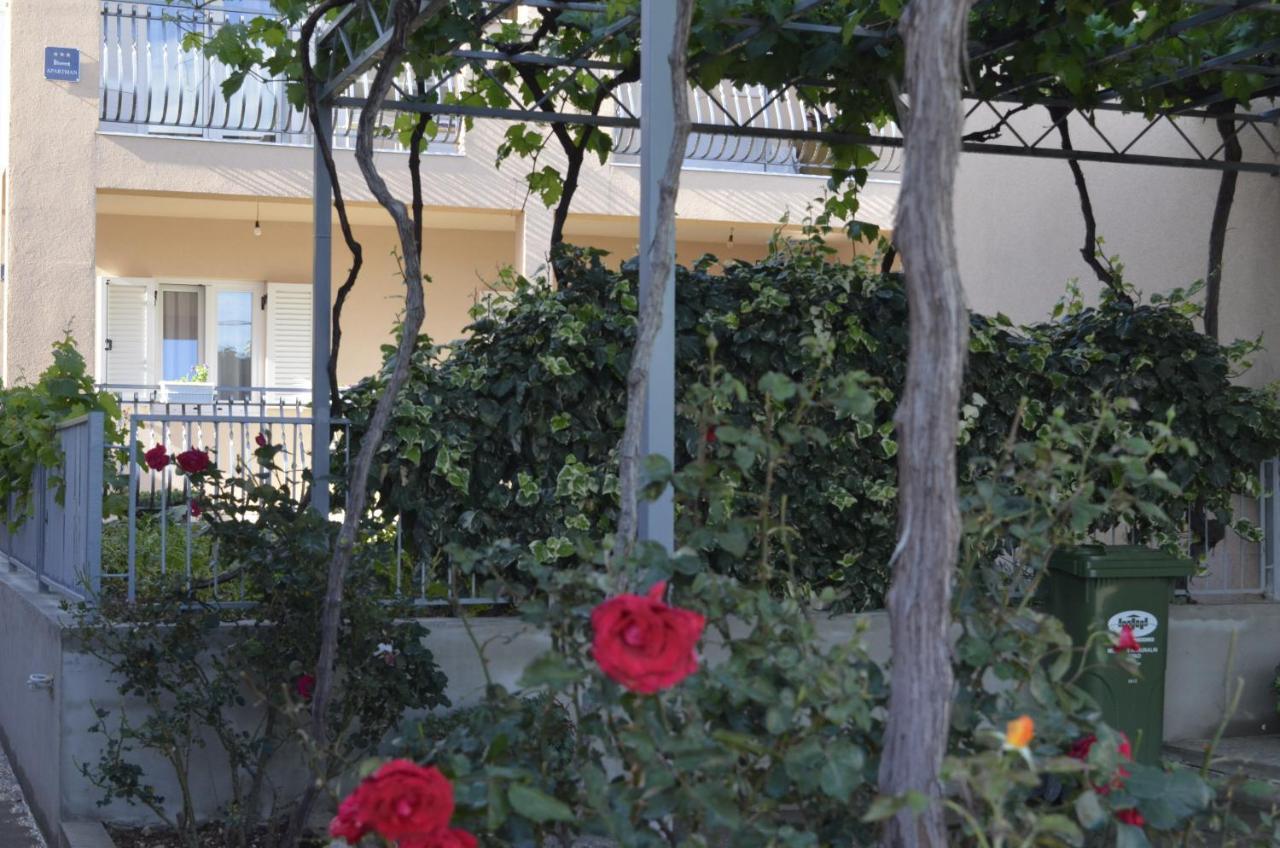Apartment Ana Kastel Sucurac Екстер'єр фото
