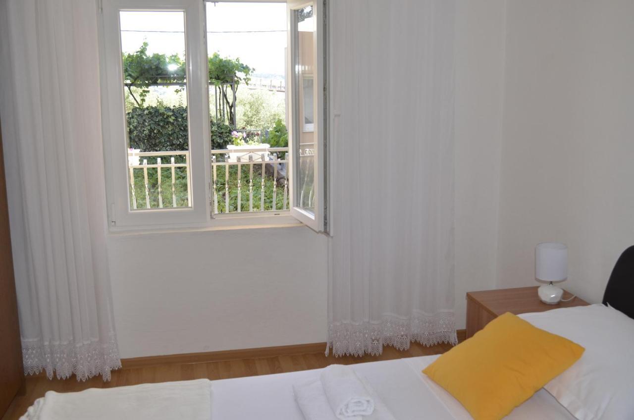Apartment Ana Kastel Sucurac Екстер'єр фото