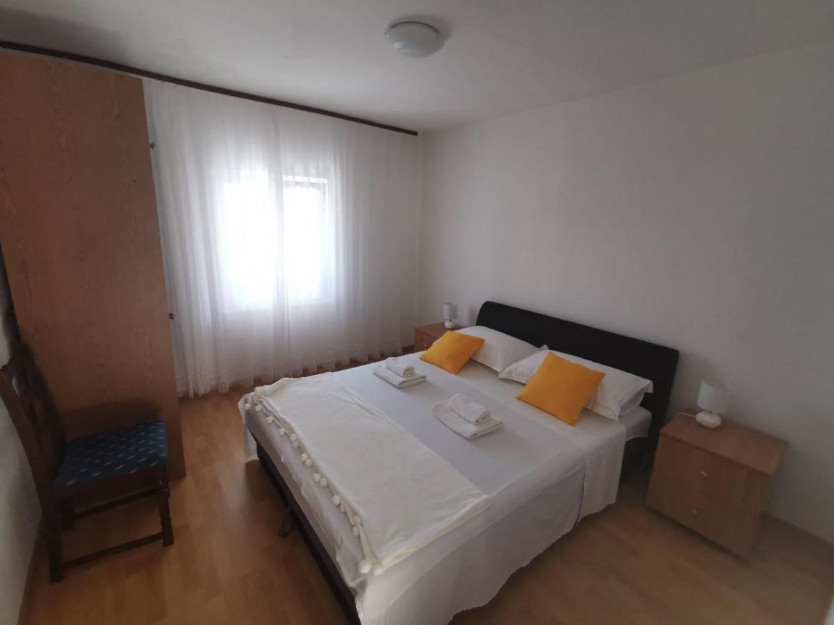 Apartment Ana Kastel Sucurac Екстер'єр фото