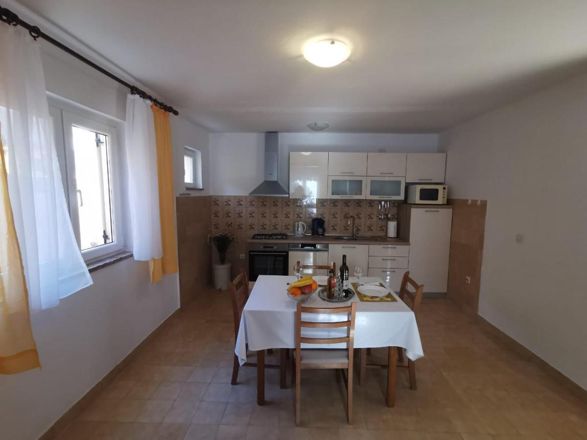 Apartment Ana Kastel Sucurac Екстер'єр фото