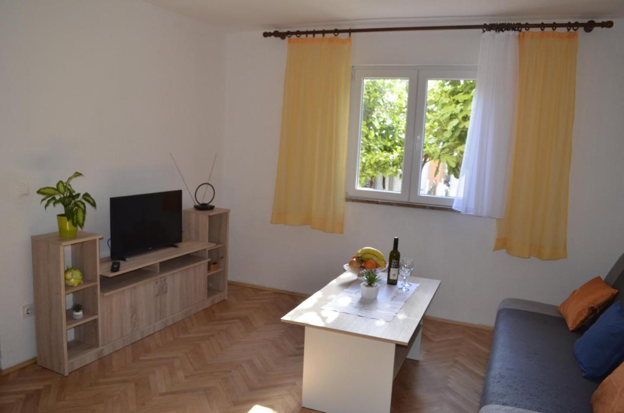 Apartment Ana Kastel Sucurac Екстер'єр фото
