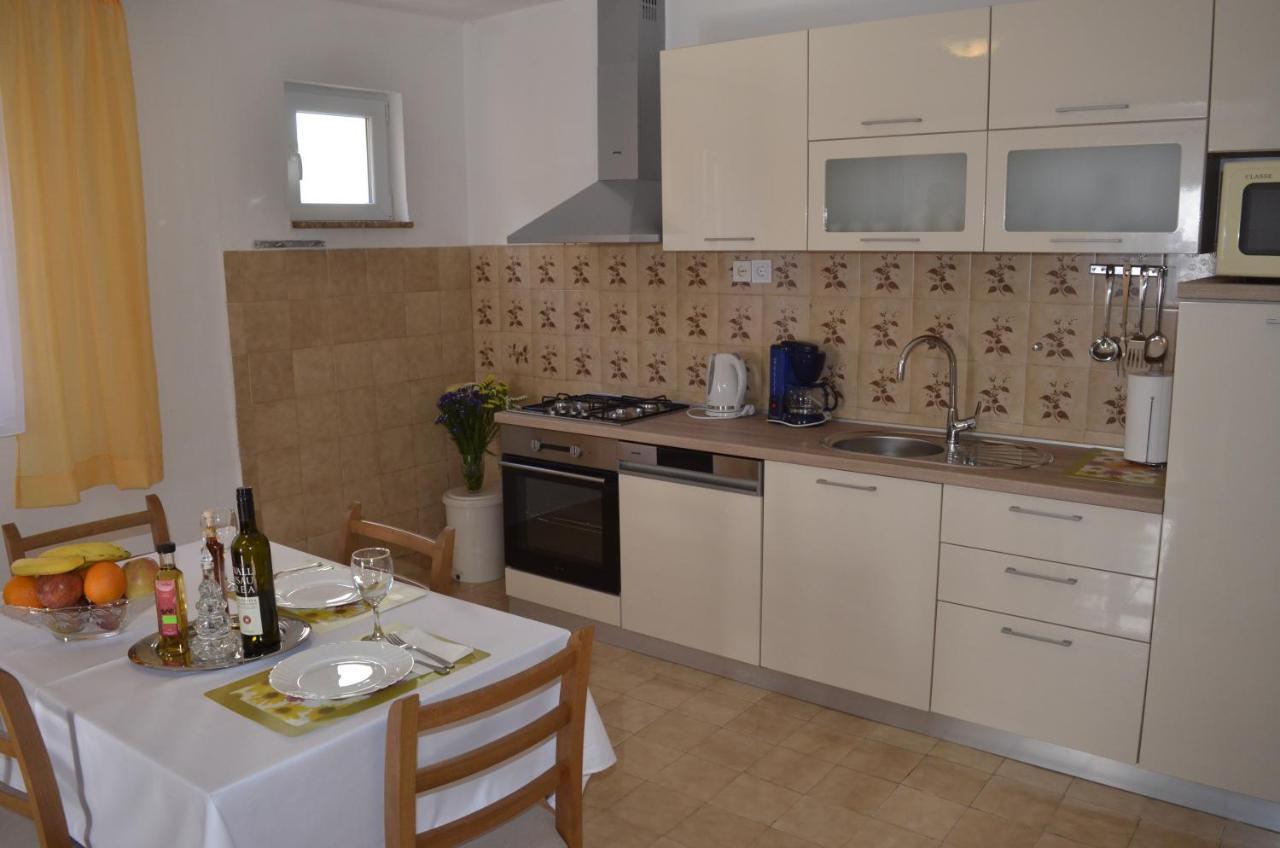 Apartment Ana Kastel Sucurac Екстер'єр фото