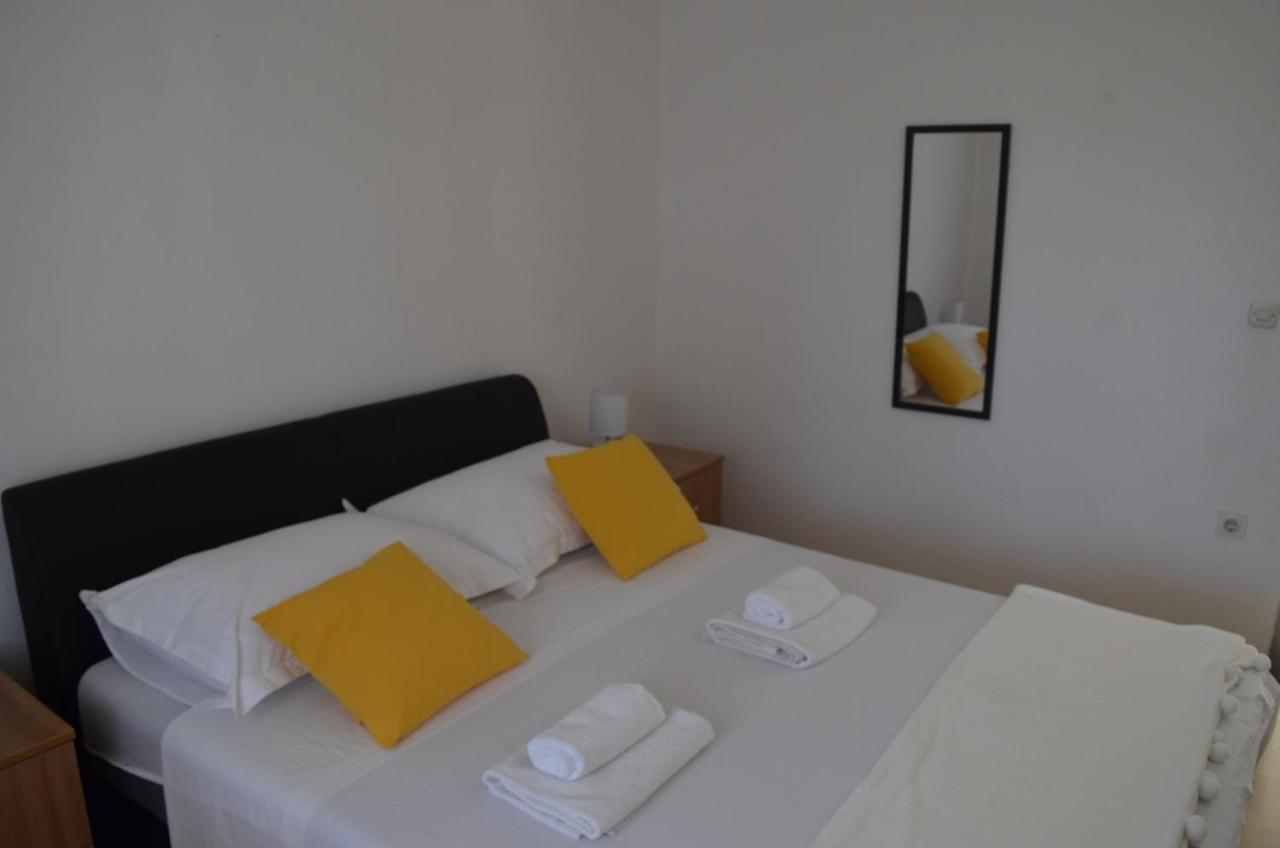 Apartment Ana Kastel Sucurac Екстер'єр фото